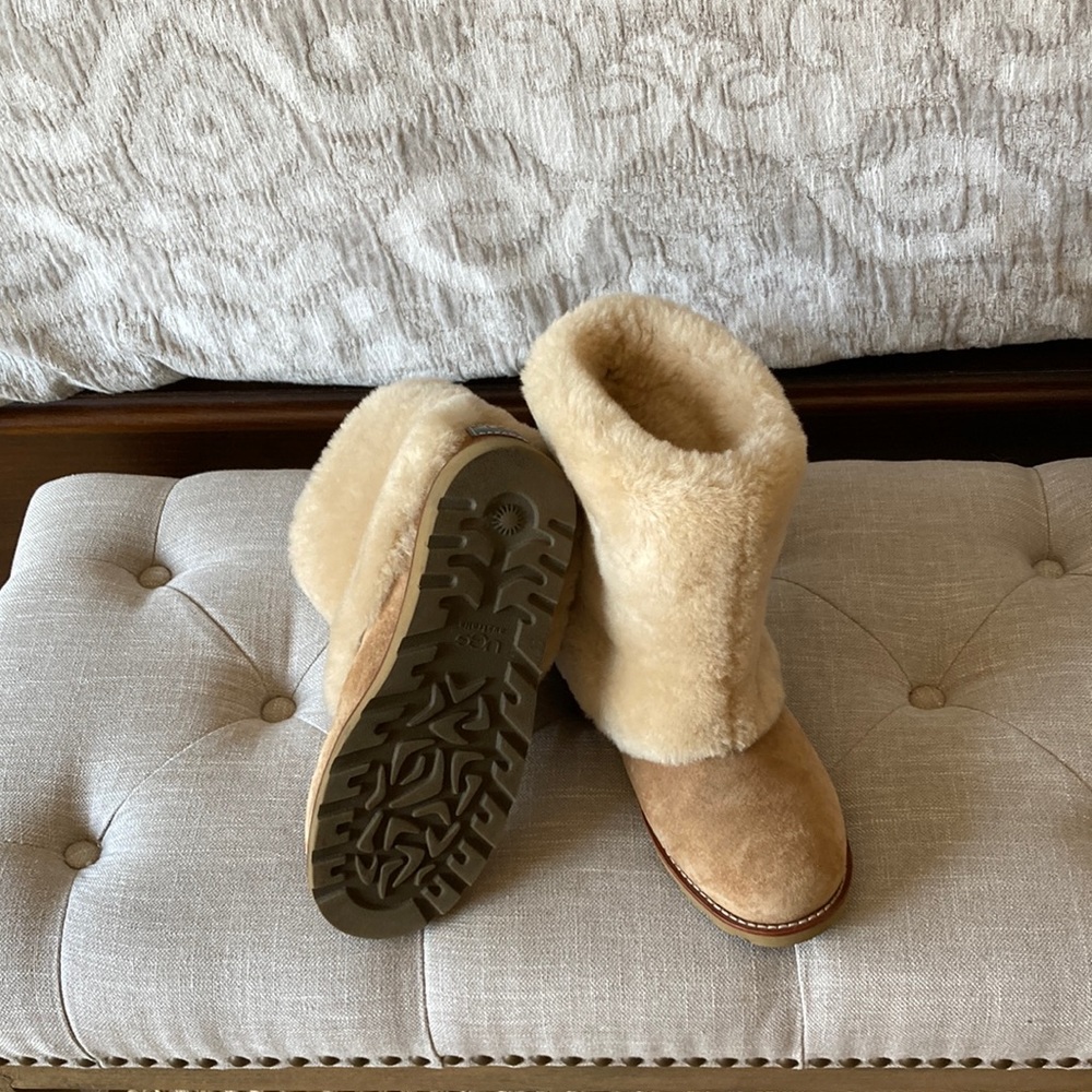 Excellent used condition UGG boots